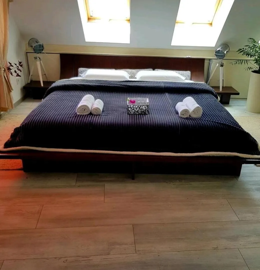 Синьо Лято Burgas Apartment