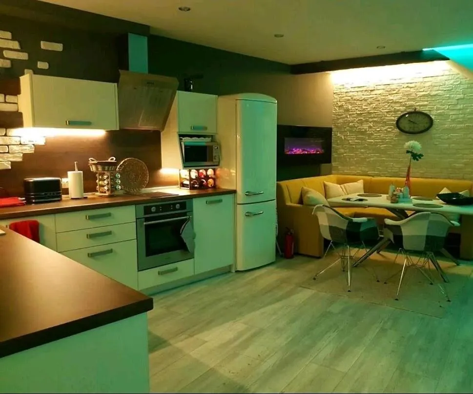 Синьо Лято Burgas Apartment