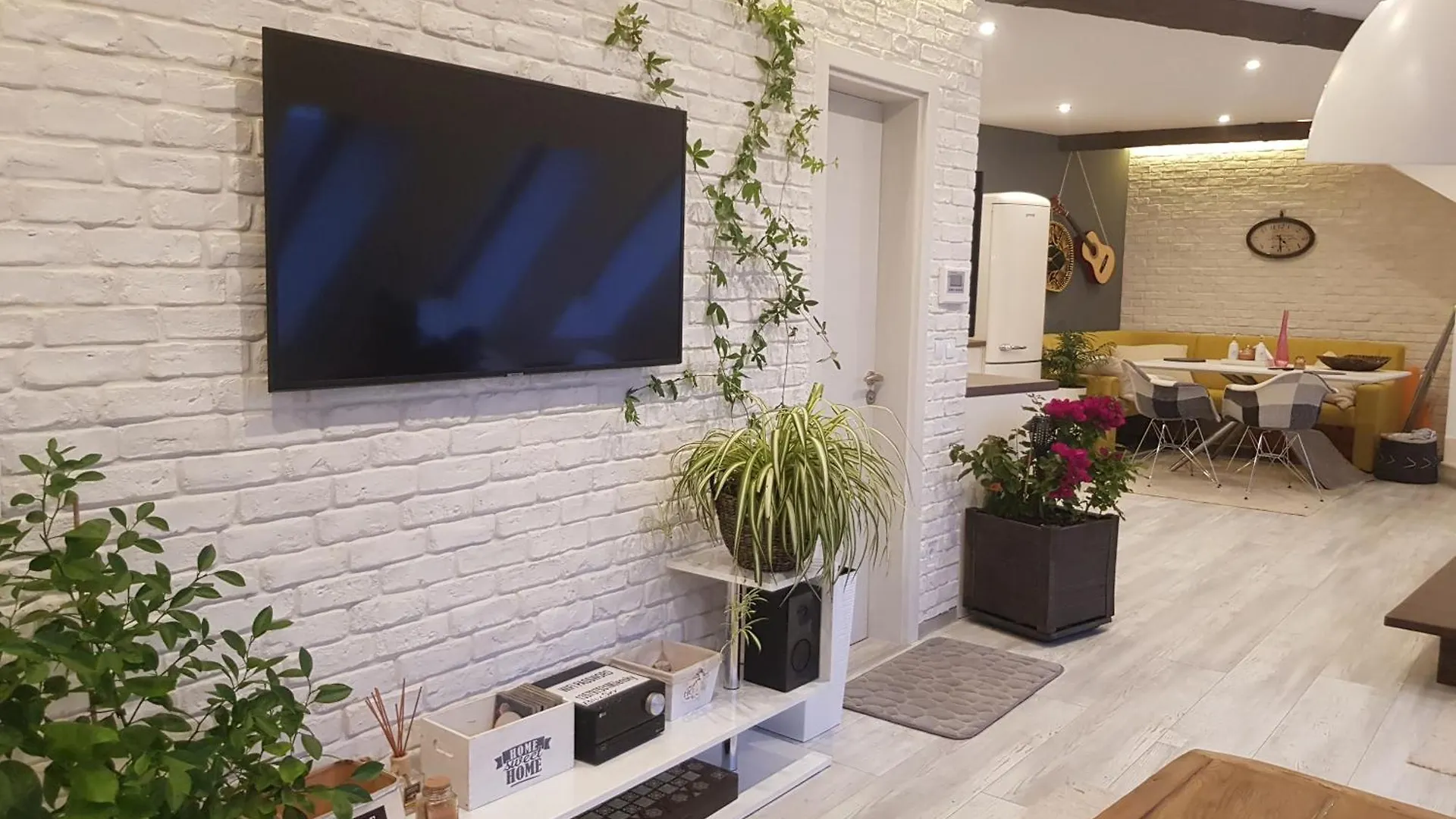 Синьо Лято Burgas Apartment